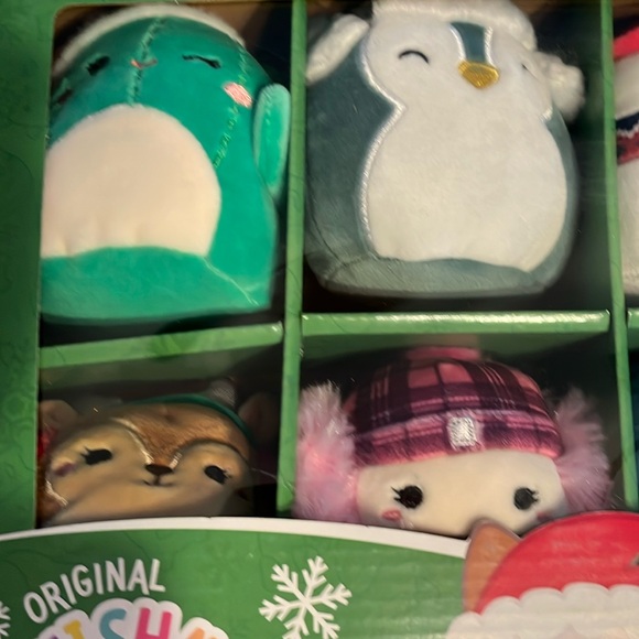 Originals squashmallows 4 in tall each plushies nib
8 in box winterized theme - Picture 4 of 5